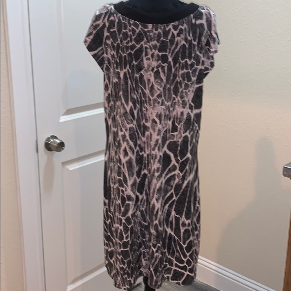 Dress - Picture 6 of 6